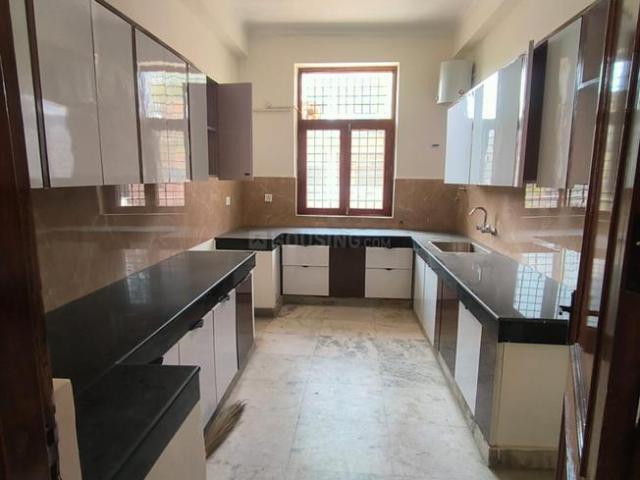 9 BHK Independent House in Sector 41 for resale Noida. The reference number is 19932887