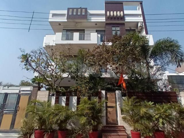 9 BHK Independent House in Sector 51 for resale Noida. The reference number is 20912430