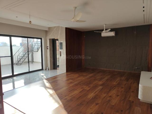 9 BHK Independent House in Sector 55 for resale Mohali. The reference number is 16238113