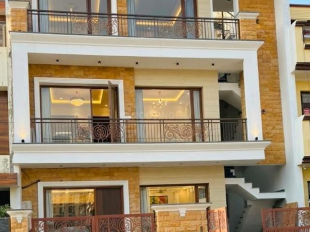 9 BHK Independent House in Sector 80 for resale Mohali. The reference number is 20277677