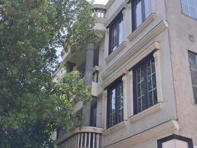 9 BHK Independent House in Sola for rent Ahmedabad. The reference number is 20417998