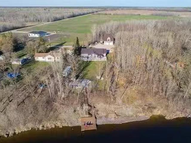 9 Biedler Way, Lac Du Bonnet Rm, MB, R0E 1A0 Luxury House fo.