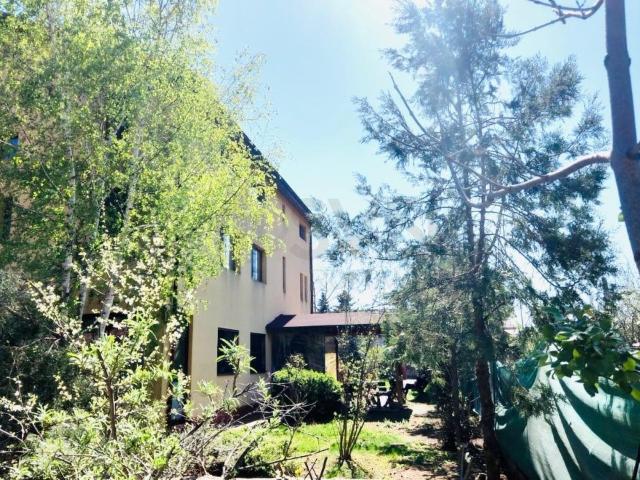 9 camere, casa de vanzare Ilfov judet, Strada Closca 8993 •