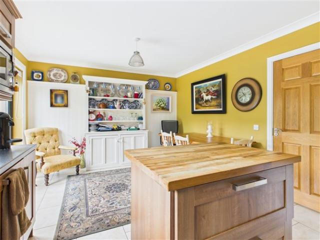9 Carraig Linn, Loughrea, Co. Galway Sherry FitzGerald Madden 4923 MyHome. Ie Residential