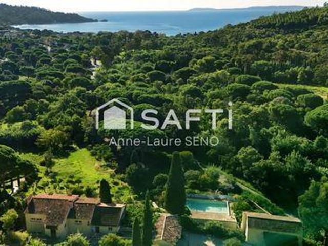 9 chambres, Le Lavandou Provence Alpes Côte d'Azur 83980 82635235