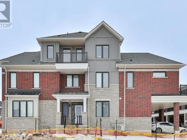 9 Crown Gate, Oakville, ON, L6M 0W8 house for sale | Listing ID W12089 | Royal LePage