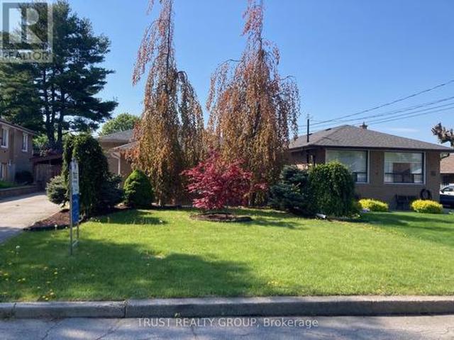 9 Del Ria Drive, Toronto, ON, M6L 1L9 house for lease | Listing ID W13487 | Royal LePage