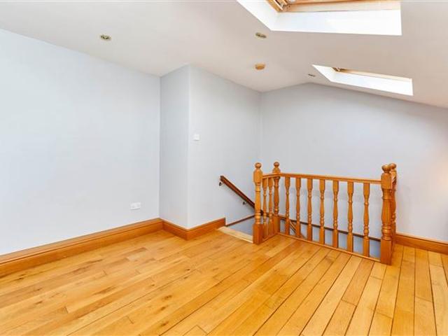 9 Denewood, Beechpark Avenue, Castleknock, Dublin 15 Flynn & Associates Castleknock 4936 MyHome. Ie Lettings