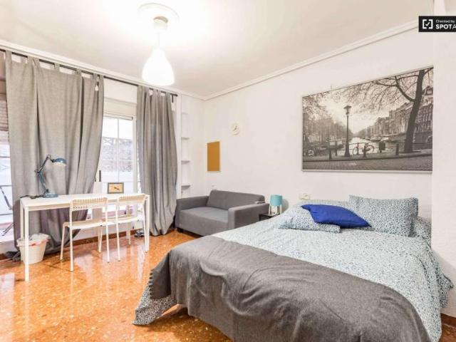 9 Dormitorio Shared Living/Roommate Valencia Valencia 91328089