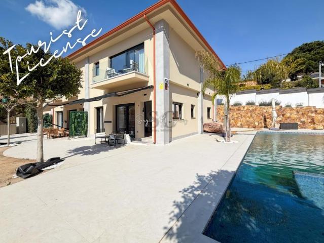 9 Dormitorio Villa Girona Catalonia 100499924