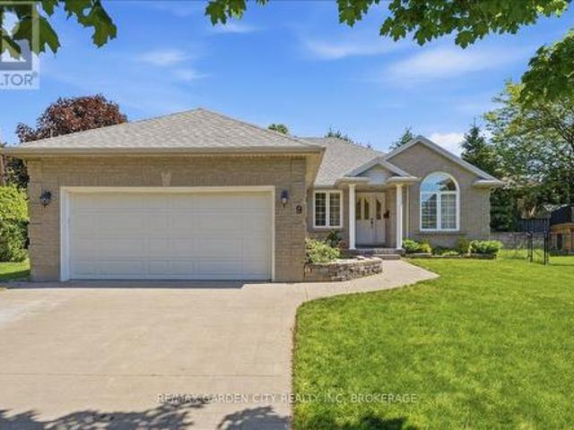 9 Evelyn Court, Pelham Fonthill, ON, L3E 0R7 house for sale | Listing ID X13412 | Royal LePage