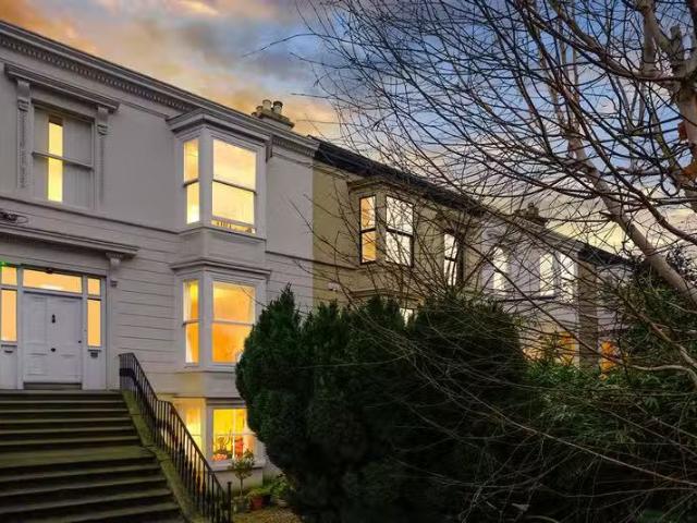 9 EDEN PARK, Sandycove, County Dublin, A96 W928