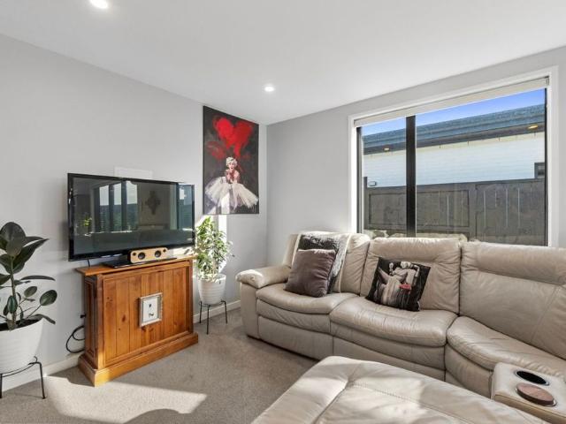 9 Gosset Avenue