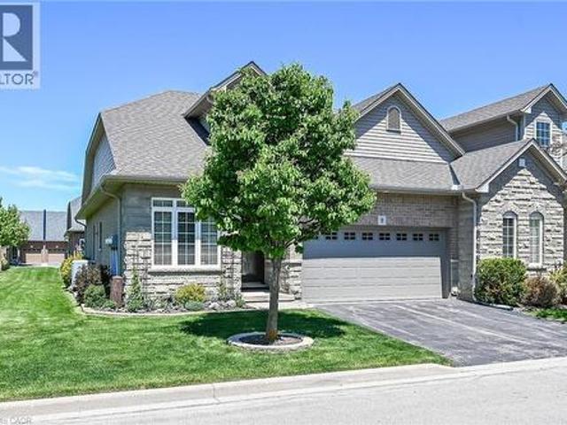 9 Grovetree Trail, Hamilton, ON, L9B 0B7 townhouse for sale | Listing ID 40832 | Royal LePage