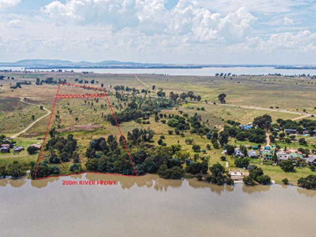 9 ha Land available in Vaal Marina