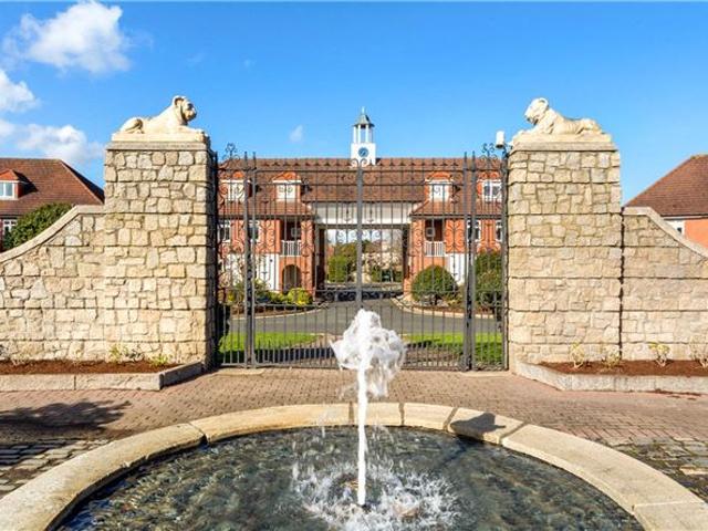 745,000 | 9 Hampton Crescent, St Helen's Wood, Booterstown, Co. Dublin Lisney Sotheby's International Realty Blackrock 4993 MyHome. Ie Residential