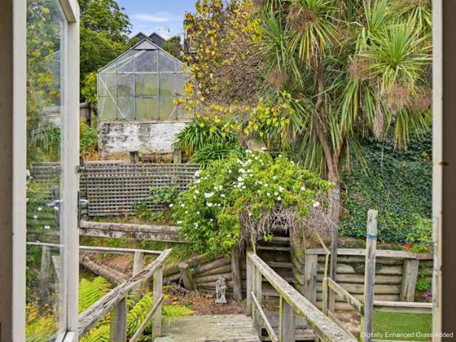 9 Hawkhurst Road, Lyttelton, Banks Peninsula