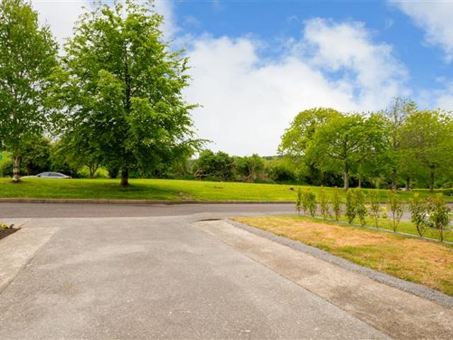 9 Hawthorn Cresent, Forest Glen, Fermoy, Co. Cork Sherry FitzGerald O'Donovan Fermoy 4928 MyHome. Ie Residential