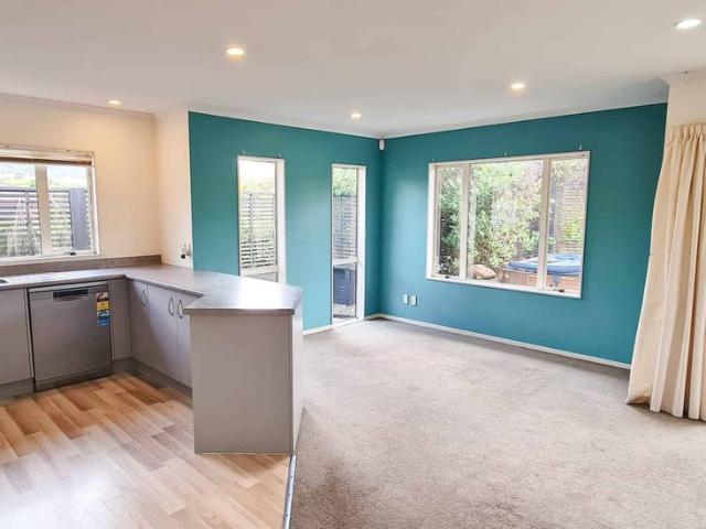 9 James Nairn Grove, Riverstone Terraces