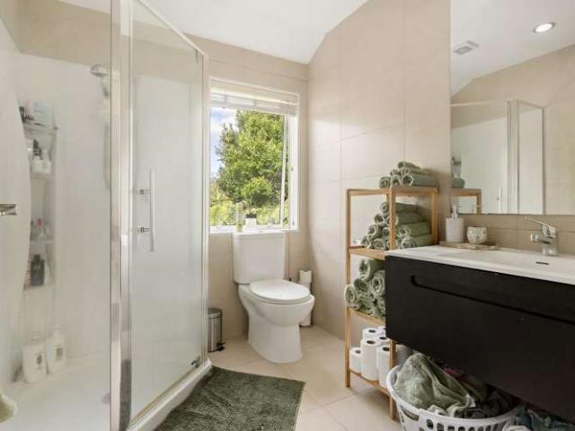 9 Keating Rise, Northcross, North Shore City