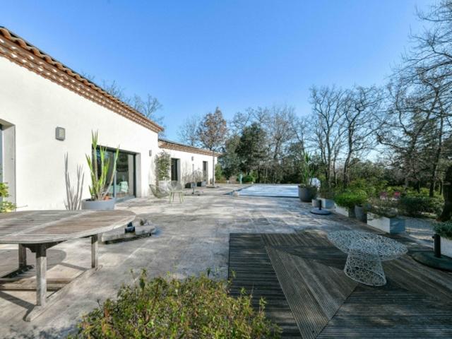 9 KM Propriété de plain pied sur un parc de 4900 m²