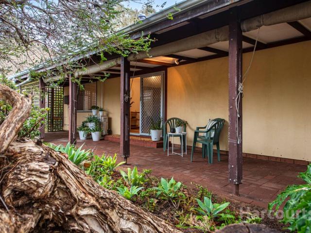 9 Leander Street, FALCON, WA 6210