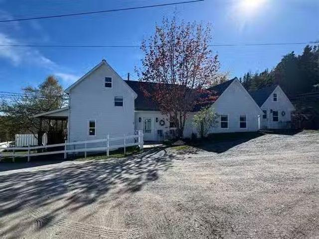 9 Loop Road, Happy Adventure, NL, A0G 1Z0 house for sale Li.