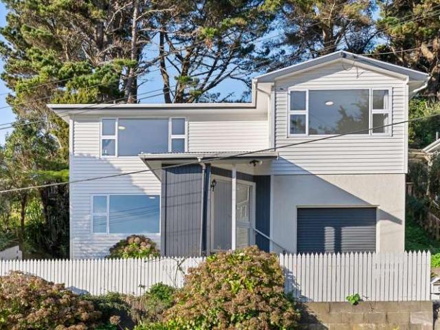 9 Lomond Street, Newlands, Wellington City