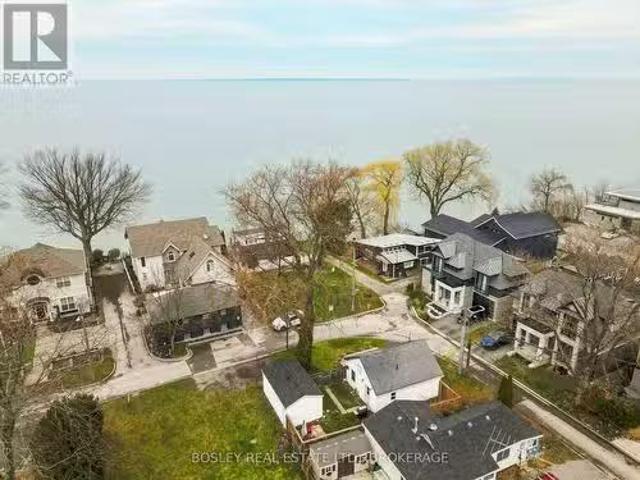 9 Paxton Avenue, St. Catharines 438 Port Dalhousie, ON, L2.