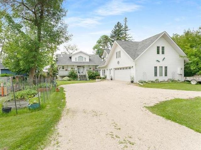 9 Pine Street, St Clements, MB, R0E 0T0 Luxury House for sale | Listing ID 202616 | Royal LePage Carriage Trade Luxury Properties