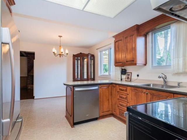 9 Rue Linden, Kirkland, QC H9H