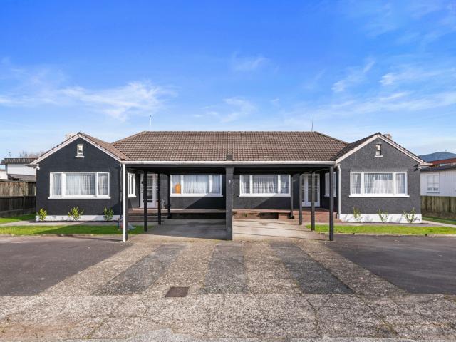 9 Ruihi Street, in the city: Rotorua, city area: Victoria, price: 2495, latitude: 38.1433, longitude: 176.2476