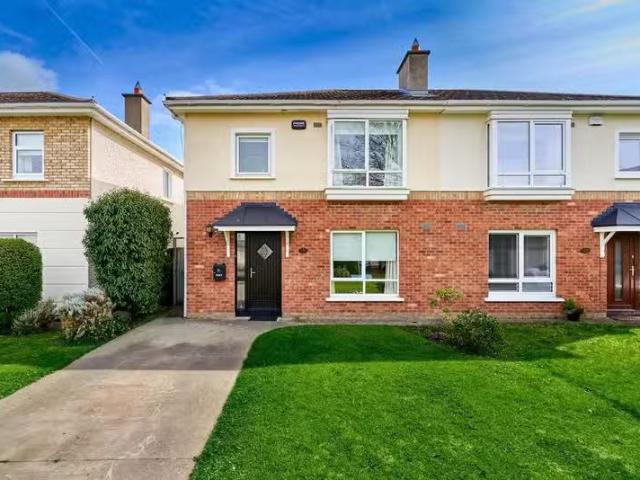 9 Riverwood Crescent, Castleknock, Dublin 15 is for sale