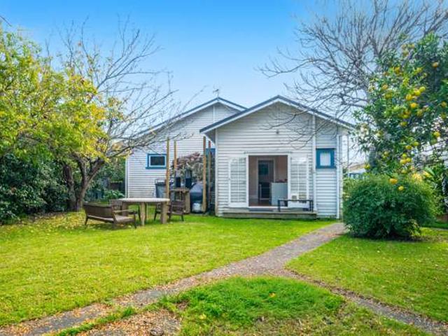 9 Royton Avenue, Mangere East, Manukau City