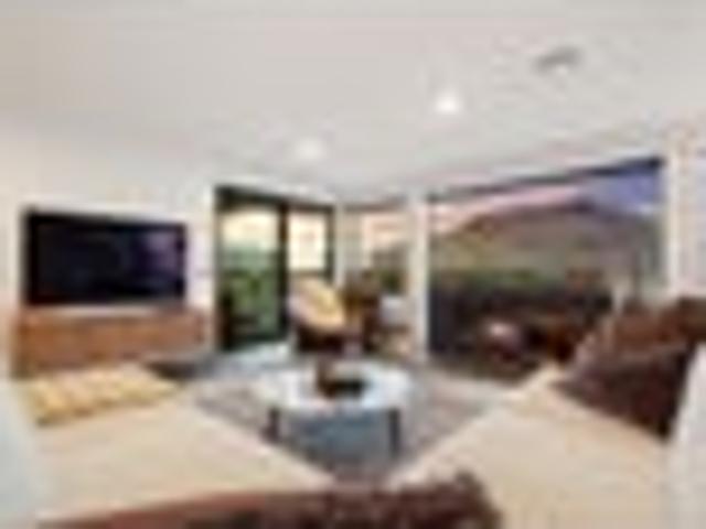 9 Suburb Street, Queenstown