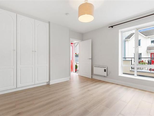 9 Saint Helen's Court, George's Street Lower, Dun Laoghaire, Co. Dublin DNG Dun Laoghaire 4935 MyHome. Ie Residential