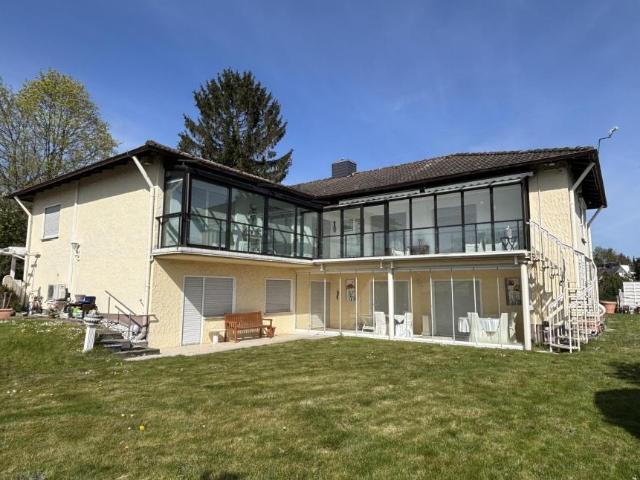 9 Schlafzimmer Haus Bad Homburg V. D.Höhe / Ober Erlenbach Deutschland 90671034