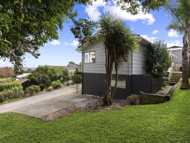 9 Sispara Place, Beach Haven, North Shore City