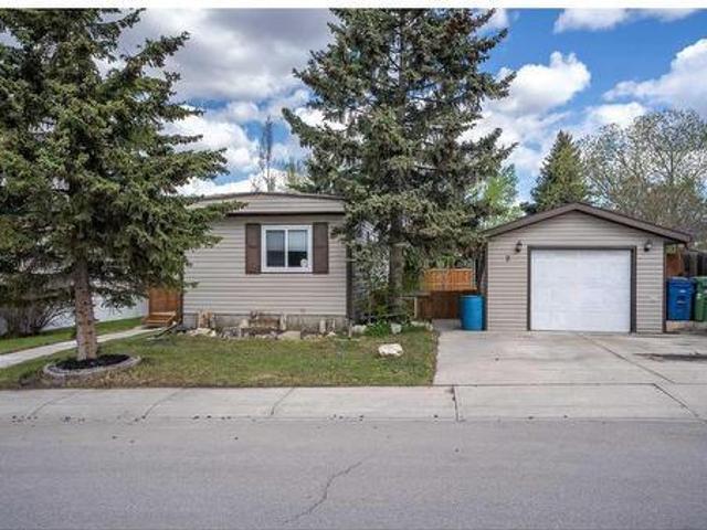 9 Springdale Circle Se, Airdrie, AB, T4A 1N8 house for sale.