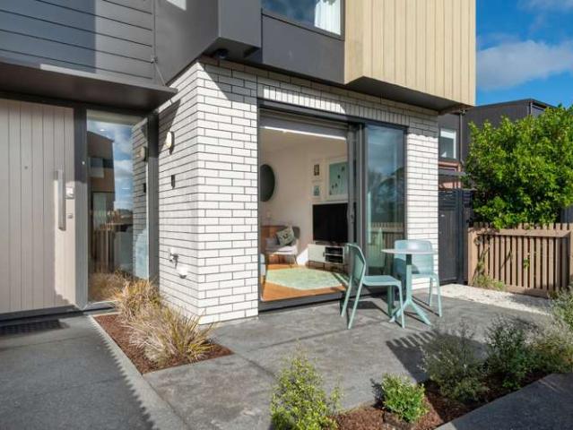 9 Te One Place, Belmont, North Shore City