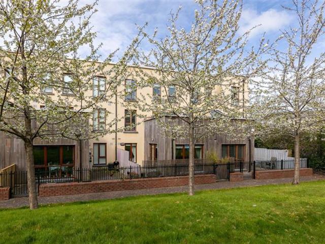 9 The Gardens, Carrickmines, Dublin 18 John O'Sullivan Property Consultants 4923 MyHome. Ie Residential