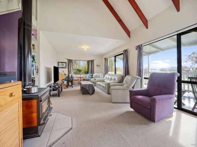 9 Trotting Course Drive, Kumeu, Rodney