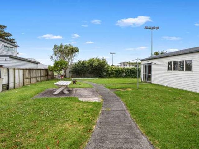 9 Vanguard Road, Kelston, Waitakere City