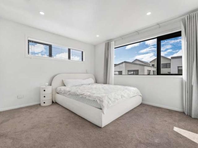 9 Whiteywood Street, Westgate, Waitakere City