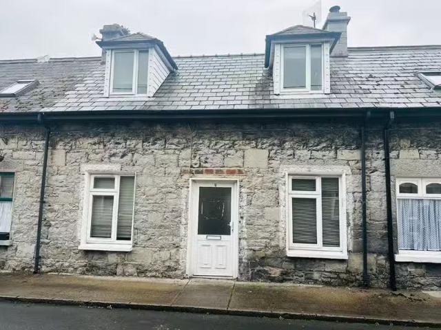 9 Woodview Terrace, Foynes, Foynes, Co. Limerick, V94KHC8 is f.