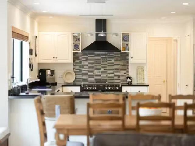 9 Wood Leigh, Paraparaumu Beach, Kapiti Coast