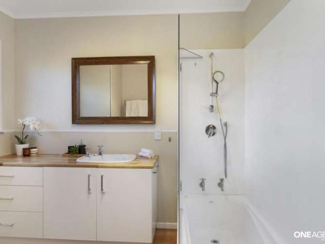 9 Woodstock Terrace, Tawa, Wellington City