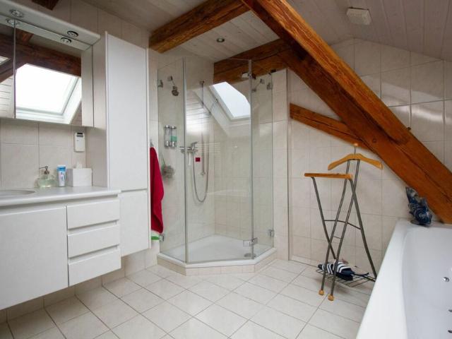 9 Zimmer, 263 m², EG