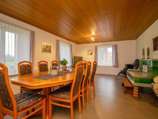 9 Zimmer, 263 m², EG