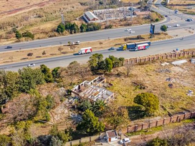 9 000 m² Land available in Glen Austin AH
